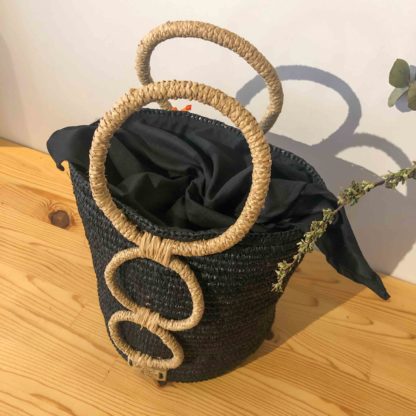 Panier en raphia naturel teinté noir 3 anneaux | Voyage en Panier Premium – Image 2