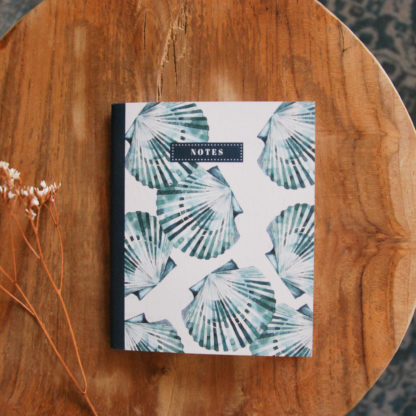 Carnet d'aquarelle inspiré de la côte bretonne - NoteBook Saint-Jacques | Bleu Coquille par Julia Cadiou